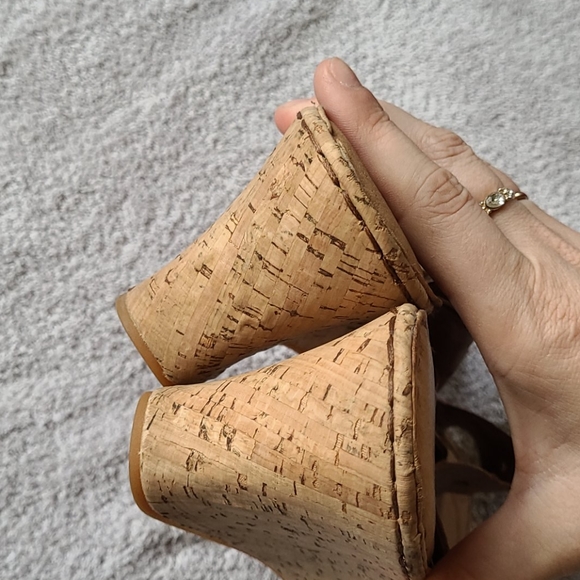 Born Brown Leather Canova Wedge Heels Sandals Womens 11 Perforated Shoes - Picture 3 of 9